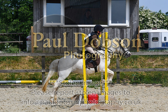 050_8989