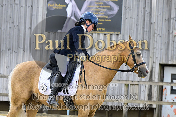 _2372577